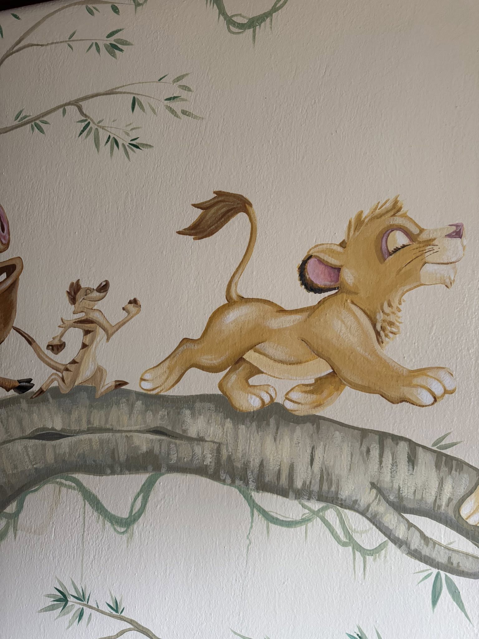 Καλλιτεχνική τοιχογραφία Lion King σε παιδικό δωμάτιο στη Θεσσαλονίκη